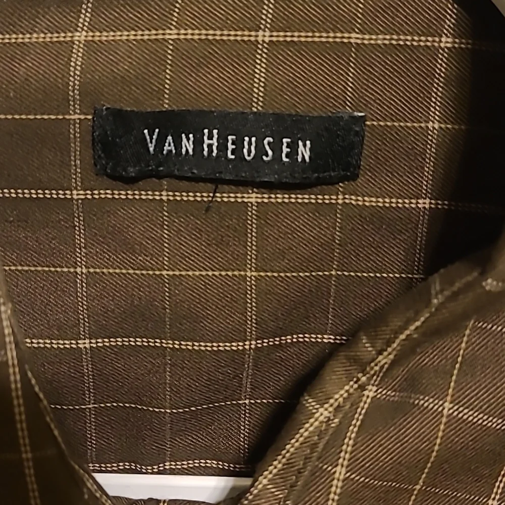 Shirt - Picture 3 of 4
